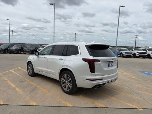 Used 2023 Cadillac XT6 Premium Luxury AWD/4WD image 5