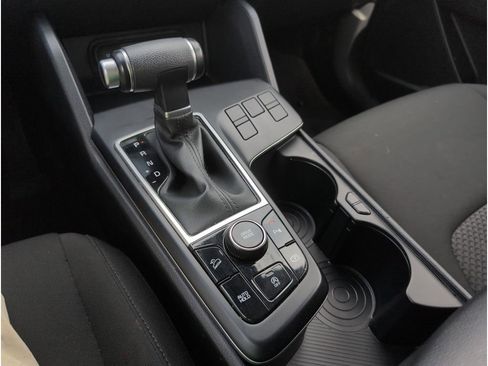 Used 2024 Kia Sportage LX image 19
