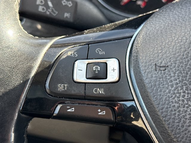 Used 2017 Volkswagen Passat 1.8T SE FWD image 35