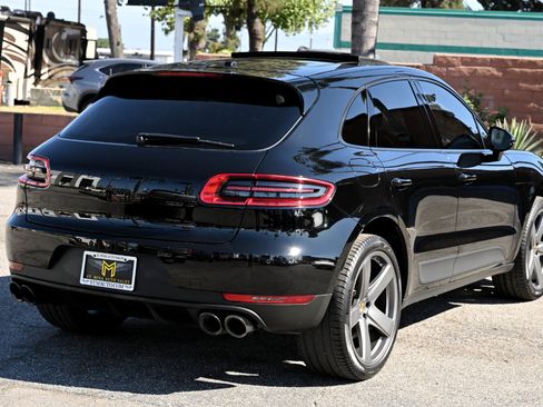 Used 2018 Porsche Macan Sport Edition AWD/4WD image 7