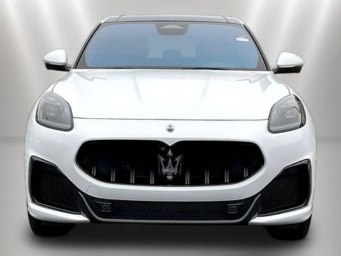Used 2023 Maserati Grecale Trofeo AWD/4WD image 2