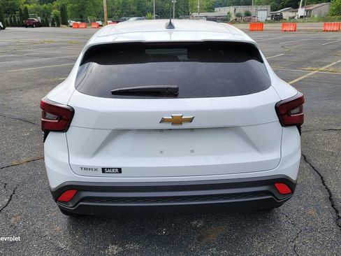 New 2026 Chevrolet Trax LS FWD image 10