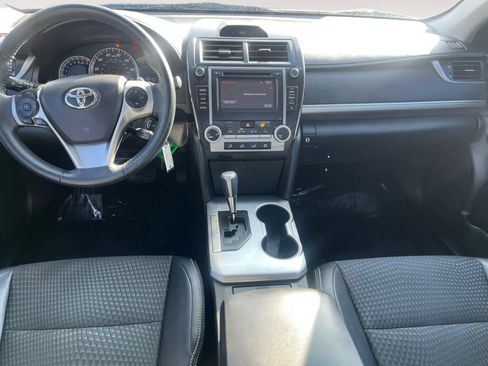 Used 2014 Toyota Camry SE image 10