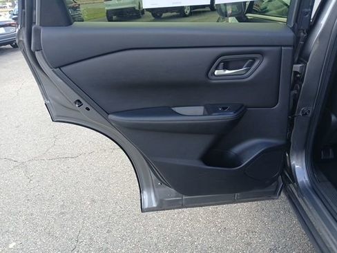 Used 2024 Nissan Rogue SV image 20