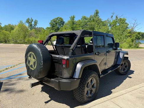 Used 2017 Jeep Wrangler Unlimited Sport AWD/4WD image 5