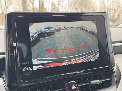 Used 2025 Toyota Corolla LE image 19