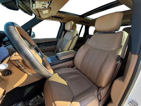 Used 2024 Land Rover Range Rover Autobiography image 11