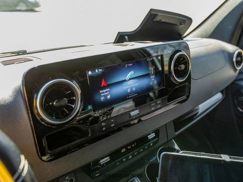 Used 2022 Mercedes-Benz Sprinter 3500 image 25