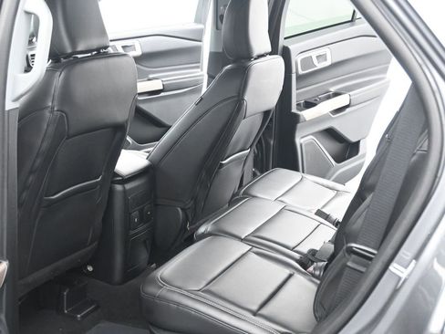 Used 2023 Ford Explorer XLT w/ Equipment Group 202A image 18