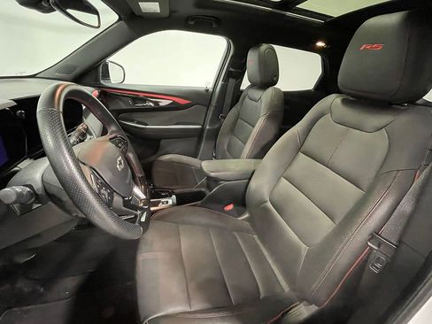 Used 2024 Chevrolet TrailBlazer RS w/ Convenience Package image 3