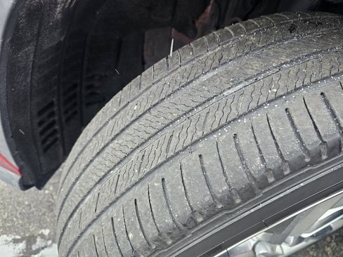 Used 2020 Toyota Highlander Limited image 10