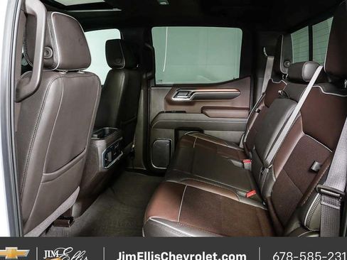 Used 2025 GMC Sierra 1500 Denali w/ Technology Package AWD/4WD image 19