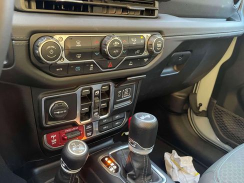 Used 2024 Jeep Wrangler Unlimited Rubicon 4xe image 28