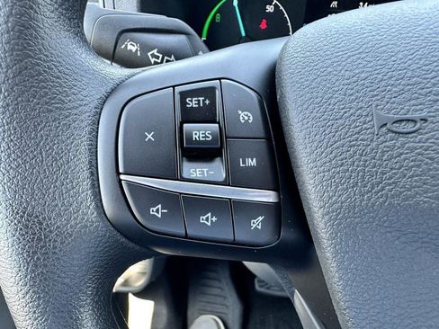 Used 2023 Ford E-Transit Medium Roof image 12