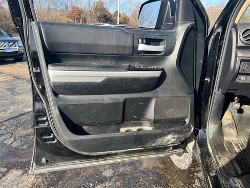 Used 2017 Toyota Tundra SR5 image 11