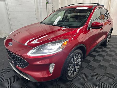 Used 2020 Ford Escape Titanium AWD/4WD image 4