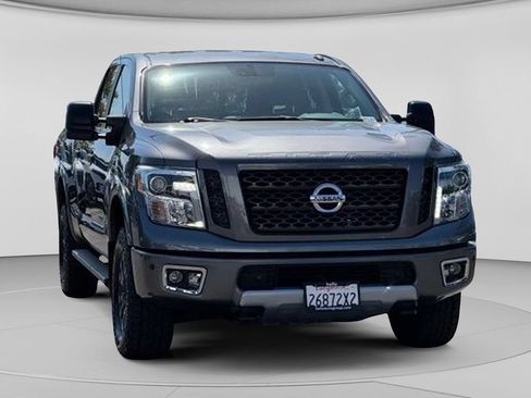 Used 2019 Nissan Titan PRO-4X w/ Pro-4x Convenience Package AWD/4WD image 7