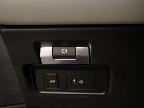 Used 2022 Land Rover Range Rover Evoque SE image 28