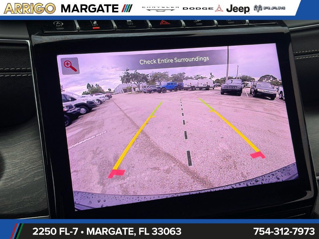 Used 2025 Jeep Grand Cherokee Limited RWD image 23
