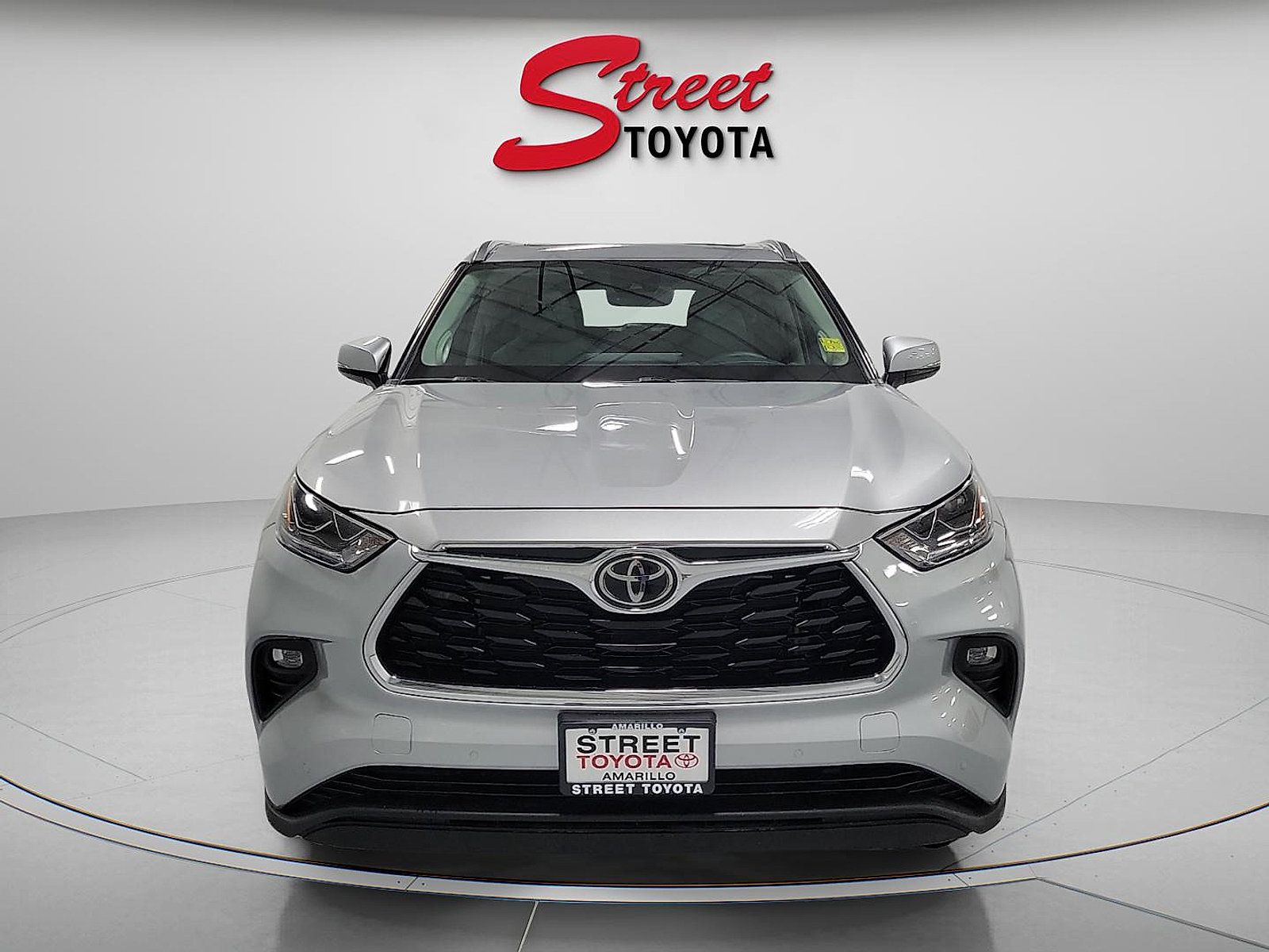 Used 2023 Toyota Highlander Limited FWD image 6
