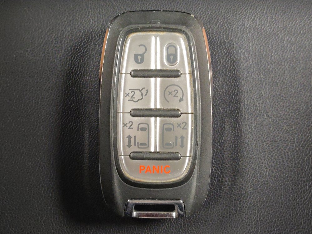 Used 2024 Chrysler Pacifica Touring-L FWD image 32