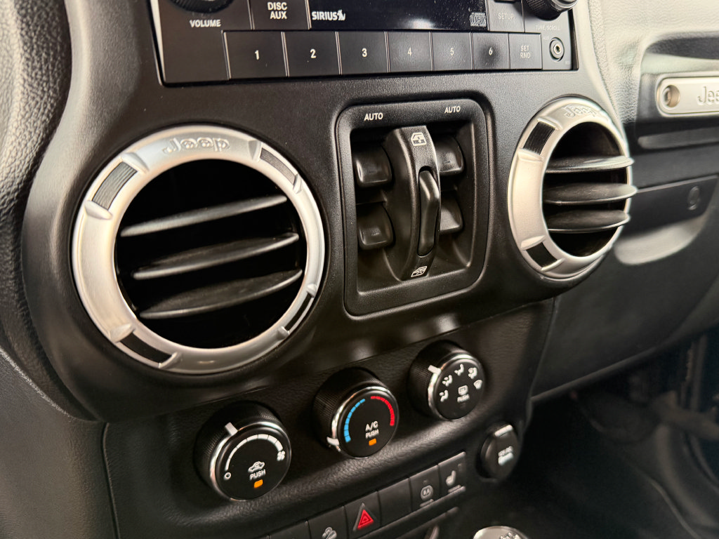 Used 2012 Jeep Wrangler Unlimited Rubicon w/ Dual Top Group AWD/4WD image 14
