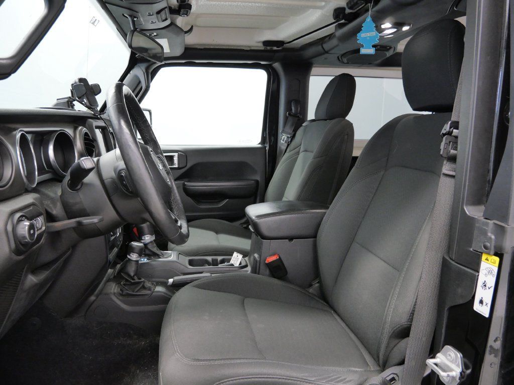 Used 2019 Jeep Wrangler Sport AWD/4WD image 9
