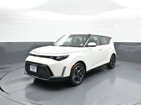 Used 2023 Kia Soul EX FWD image 1
