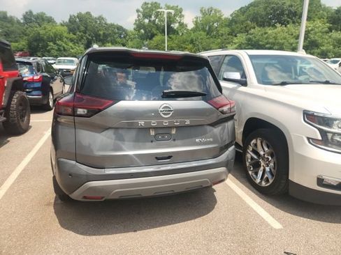 Used 2021 Nissan Rogue SV w/ Premium Package AWD/4WD image 10