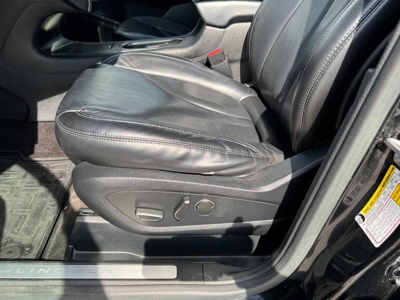 Used 2017 Lincoln MKC Select w/ Select Plus Package AWD/4WD image 26