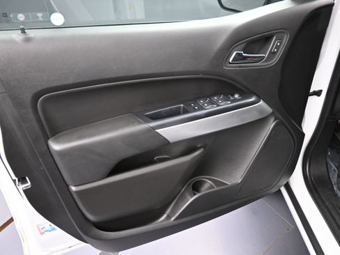 Used 2020 Chevrolet Colorado LT image 13