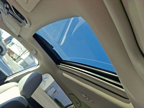 Used 2023 Subaru Outback Premium image 14