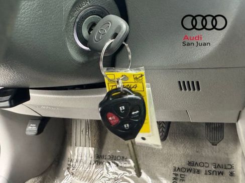 Used 2011 Toyota Camry LE FWD image 27