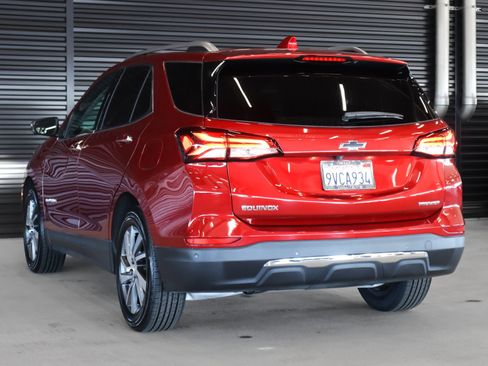 Used 2022 Chevrolet Equinox Premier image 2