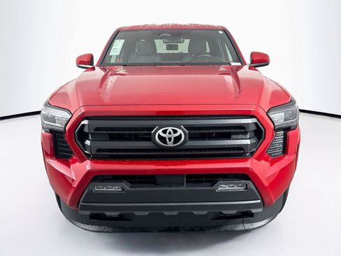 Certified 2025 Toyota Tacoma SR5 AWD/4WD image 8