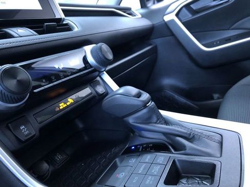 Certified 2025 Toyota RAV4 LE image 29