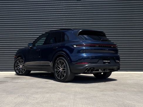 New 2026 Porsche Cayenne S image 3