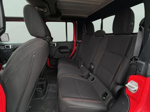 Used 2023 Jeep Gladiator Rubicon AWD/4WD image 15