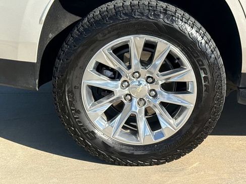 Used 2021 Chevrolet Tahoe Premier RWD image 9