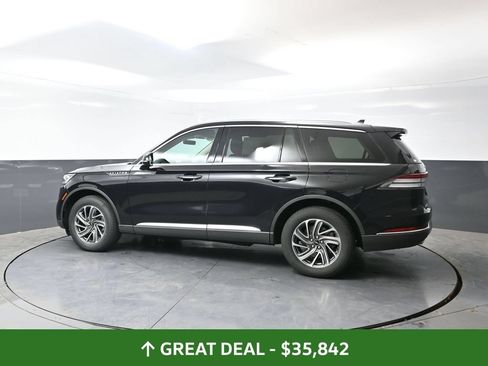 Used 2023 Lincoln Aviator AWD image 11
