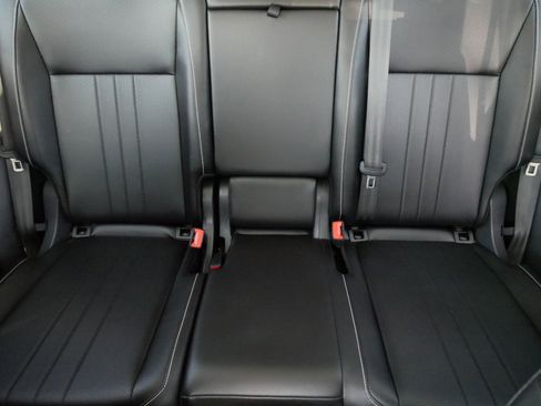 Certified 2024 Volkswagen Tiguan SE w/ Panoramic Sunroof Package image 13