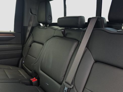 Used 2025 GMC Sierra 2500 Denali w/ Denali Reserve Package AWD/4WD image 12