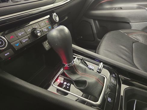 Used 2022 Jeep Compass Trailhawk w/ Trailhawk Elite Group image 24