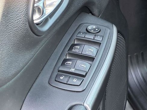 Used 2019 Jeep Cherokee Latitude Plus w/ Comfort/Convenience Group image 15