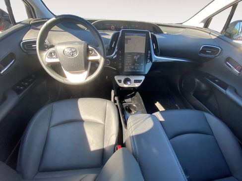 Used 2018 Toyota Prius Prime Premium FWD image 13