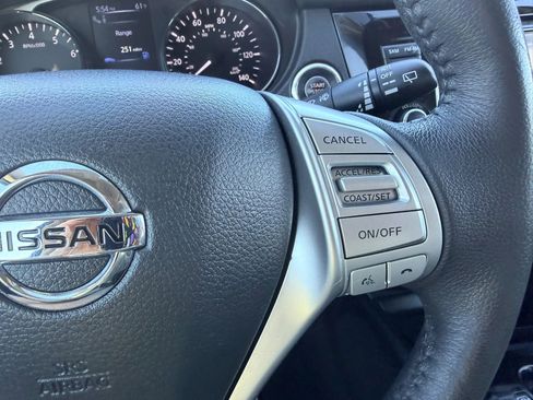 Used 2016 Nissan Rogue SL w/ SL Premium Package image 26