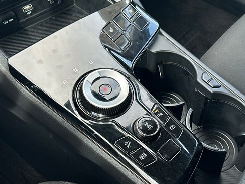 Certified 2025 Kia Sportage LX image 21