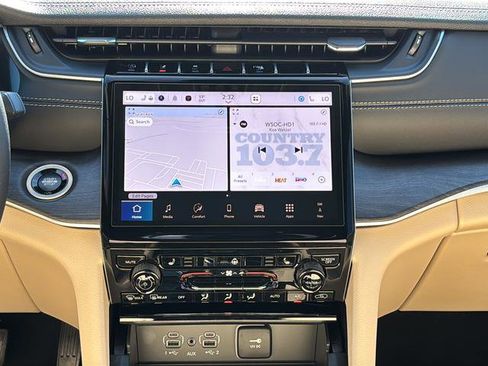 New 2025 Jeep Grand Cherokee Limited image 24