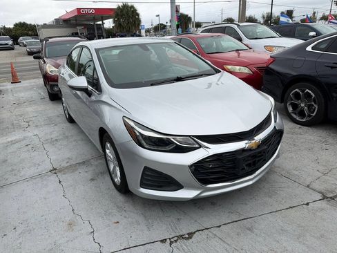 Used 2019 Chevrolet Cruze LT w/ LT Fleet Convenience Package image 4