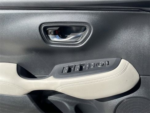 Certified 2025 Honda HR-V LX image 22